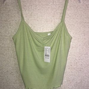 Basic green top (Pacsun)
